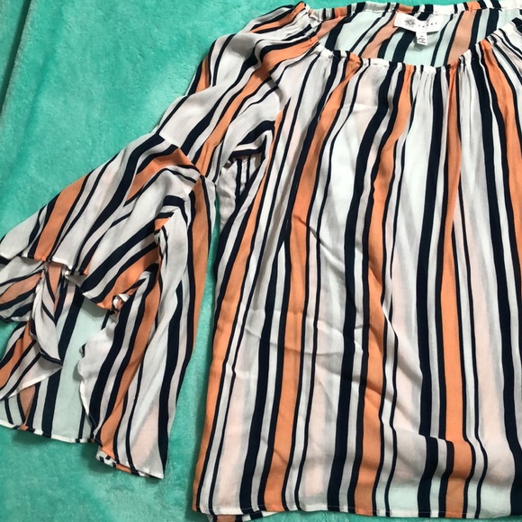 Long sleeve off the shoulder top - Picture 3 of 5